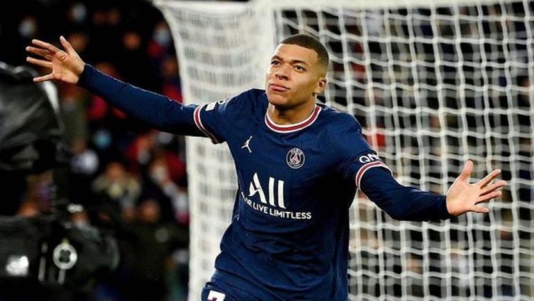 Kylian Mbappé luego de anotar con el PSG