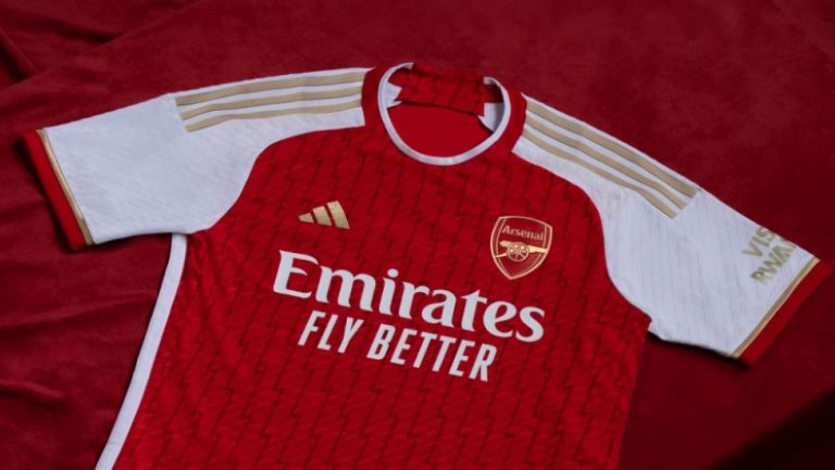 Jersey del Arsenal conmemorativo a "Los Invencibles"