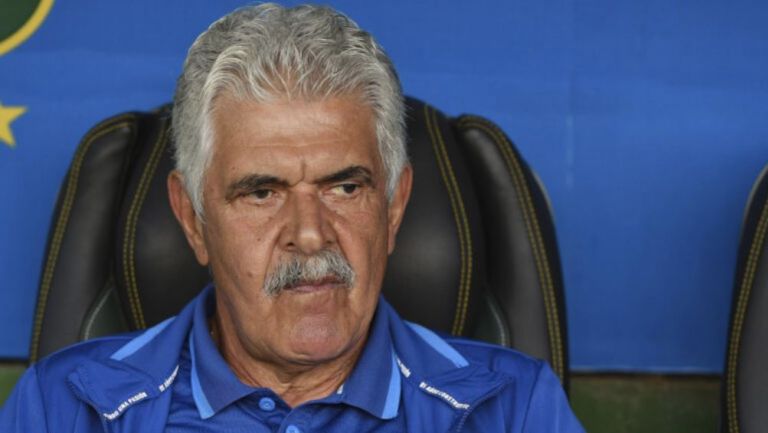 Ferretti estaría analizando la posibilidad de salir del club