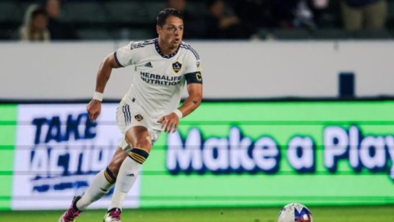 Hernández jugando con el LA Galaxy 