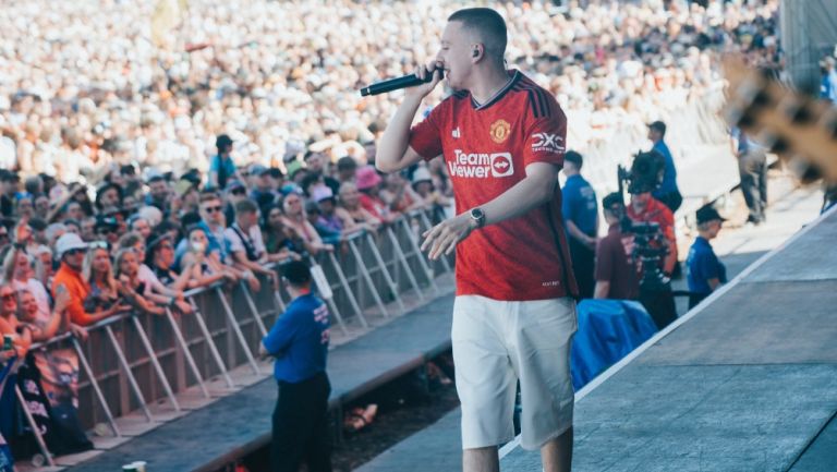 Rapero inglés filtra la nueva playera del United