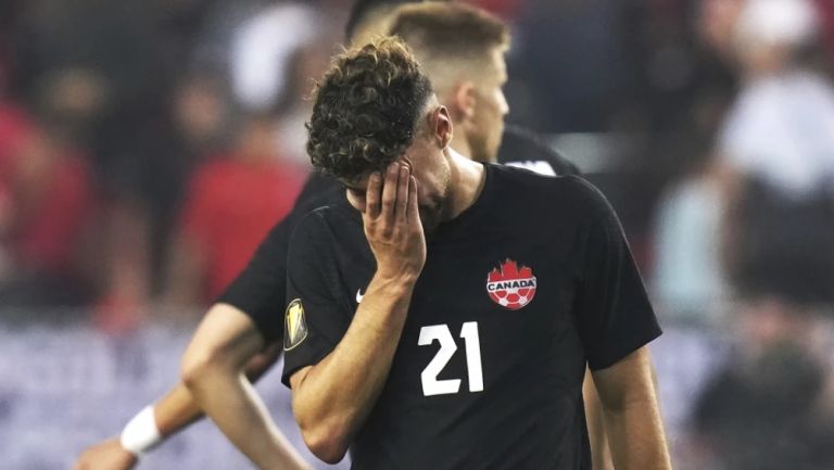 Canadá empatando contra Guadalupe en Copa Oro