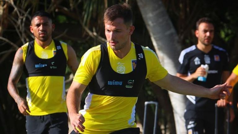 Eugenio Pizzuto entrenando con los Tigres