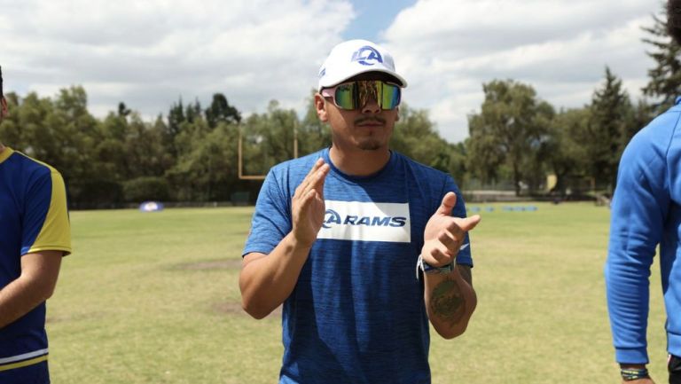 El coach Varela espera quedarse en los Rams