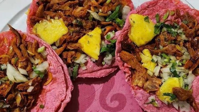Crean los Barbie-Tacos en diferentes taquerías de México