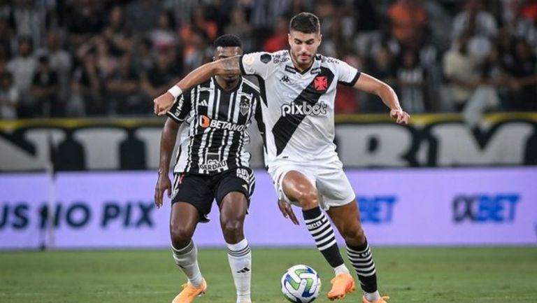 Pedro Raúl jugando con el Vasco de Gama