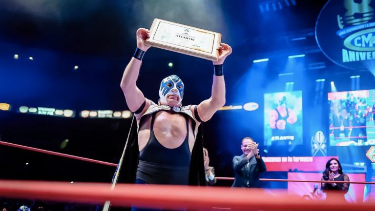 El luchador mexicano celebra cuatro décadas de lucha libre