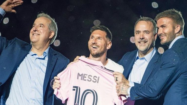 Messi llegó a Miami y su curiosa remera se robó todas las miradas