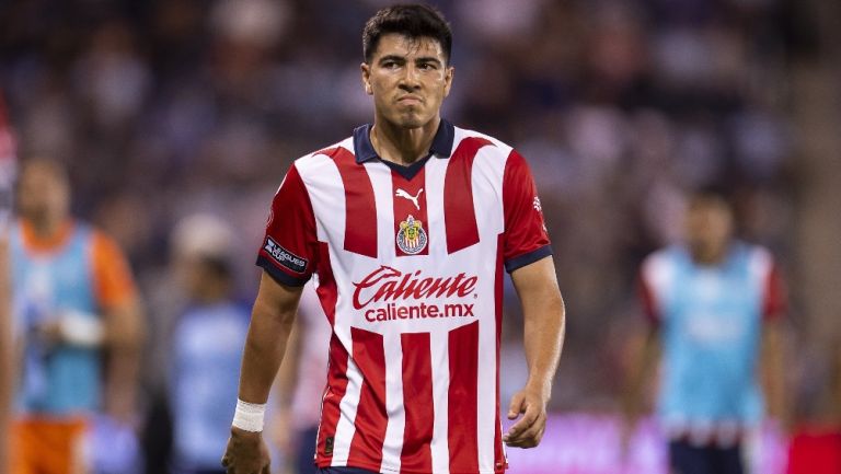 Rendimiento de Erick Gutiérrez en Chivas ha estado por debajo de las expectativas 