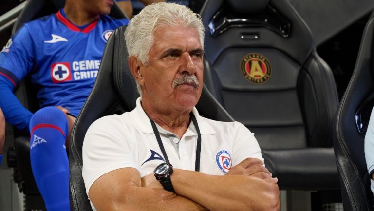 Tuca Ferretti fue cesado como DT de Cruz Azul