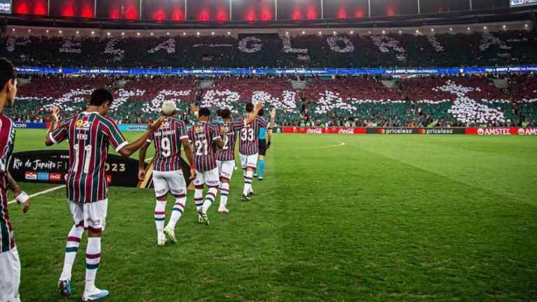 Fluminense saltando a la cancha previo a su juego 