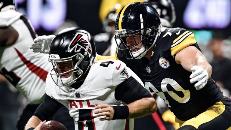 TJ Watt durante el encuentro ante Falcons