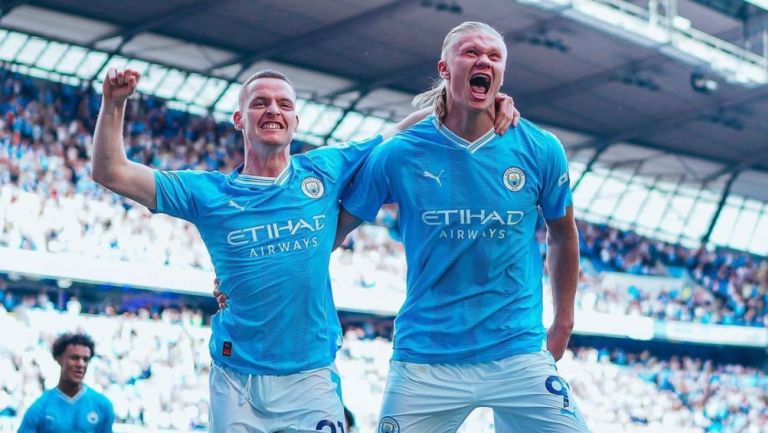 Jugadores del City celebrando goles 