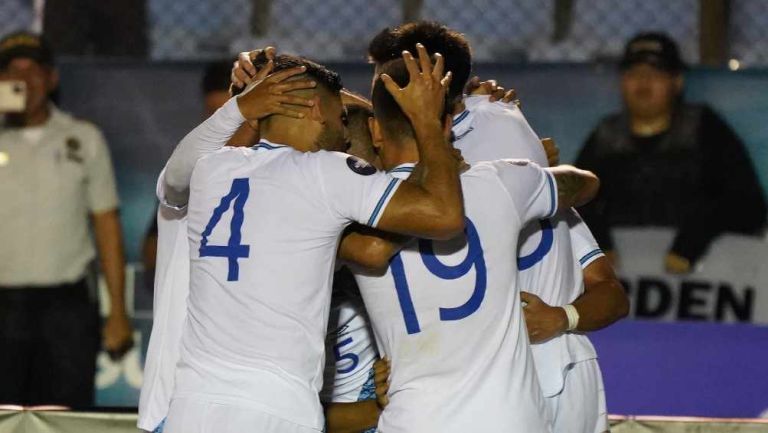 Guatemala del 'Flaco'Tena rescata el empate ante Panamá en la Nations Leagues