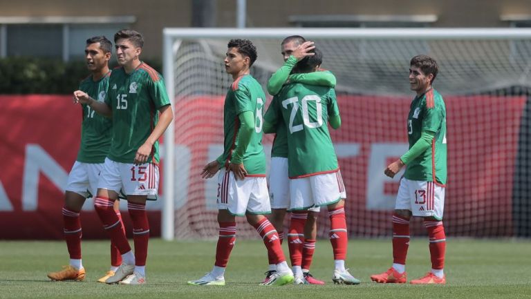 El Tri de Cadena celebra la victoria en el CAR