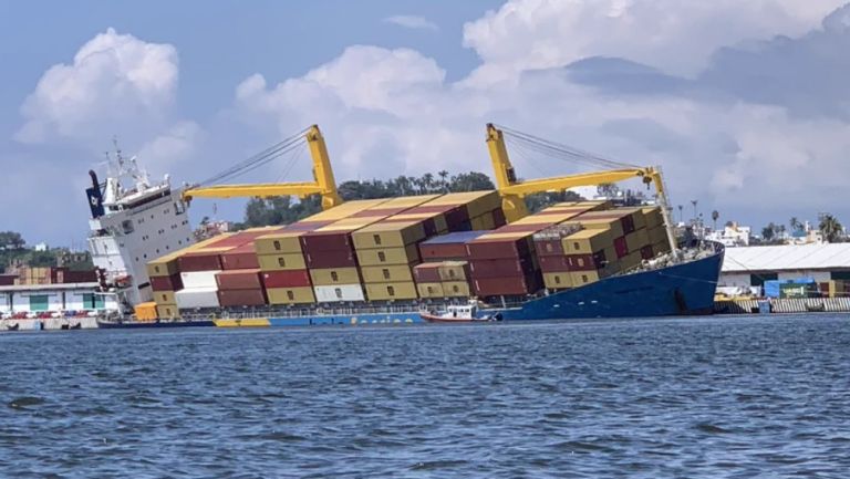 Se hunde barco en Mazatlán: se trata del Ferri Chiapas Star