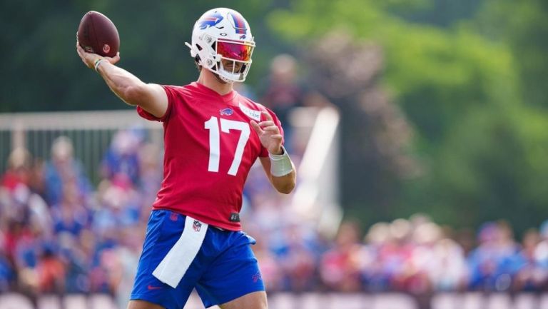 Josh Allen entrenando con los Buffalo Bills 