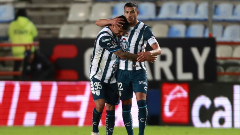 Pachuca celebra la victoria ante Santos Laguna