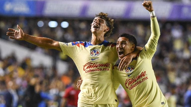 Lichnovsky en celebración de gol con América