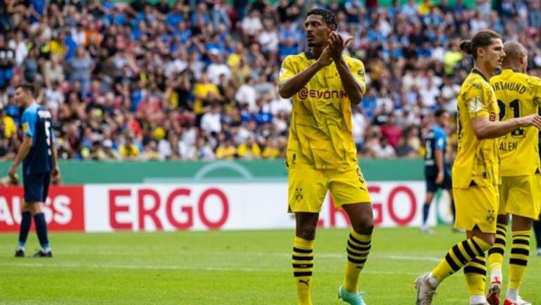 Sébastien Haller jugando con el Dortmund 