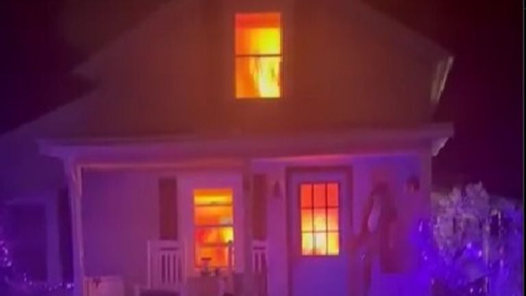 Decoración de Halloween confunde a bomberos y causa falsa alerta de incendio en NY