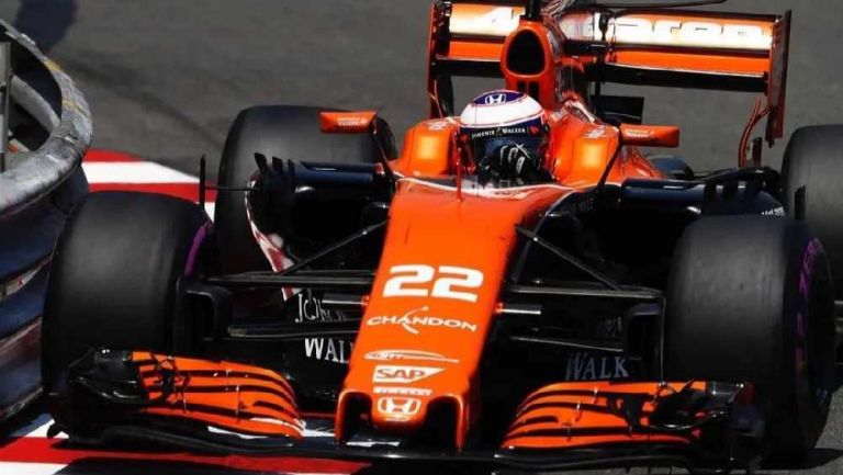 McLaren presume 500 podios en F1 con cartel, pero'olvida' Jenson Button y éste reclama