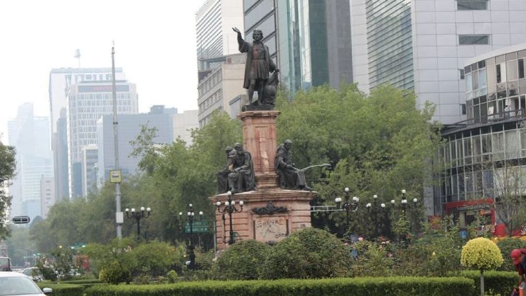 La estatua de Colón que estaba en Paseo de la Reforma