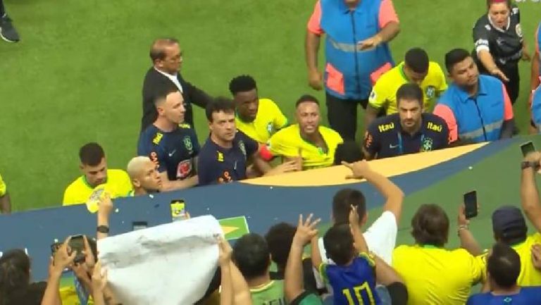 ¿Ya no lo quieren? Neymar es agredido por aficionados brasileños tras empatar ante Venezuela