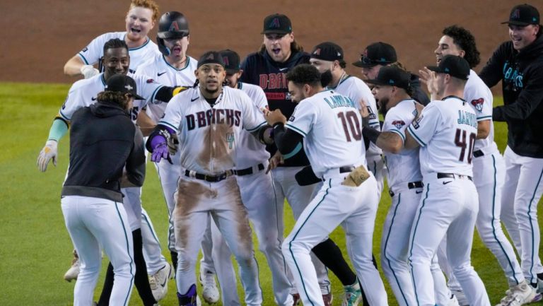 Arizona 'revive' en la Serie de Campeonato de la Liga Nacional y vence a Phillies