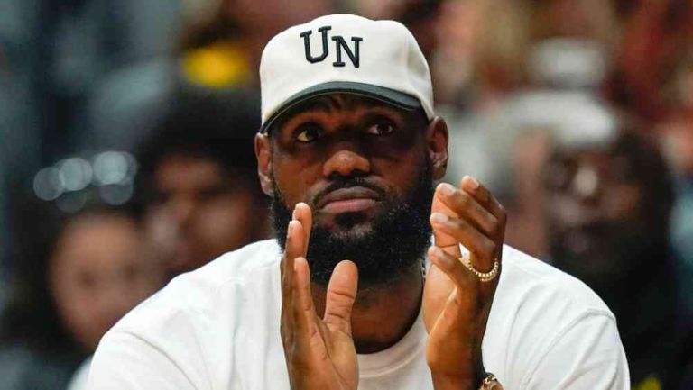 LeBron James encabeza la lista de los jugadores de NBA mejor pagados en 2023, según Forbes