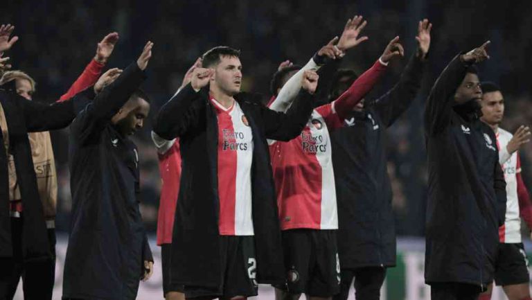 Santi Giménez se sumó a exjugadores de Cruz Azul que anotaron en Champions League