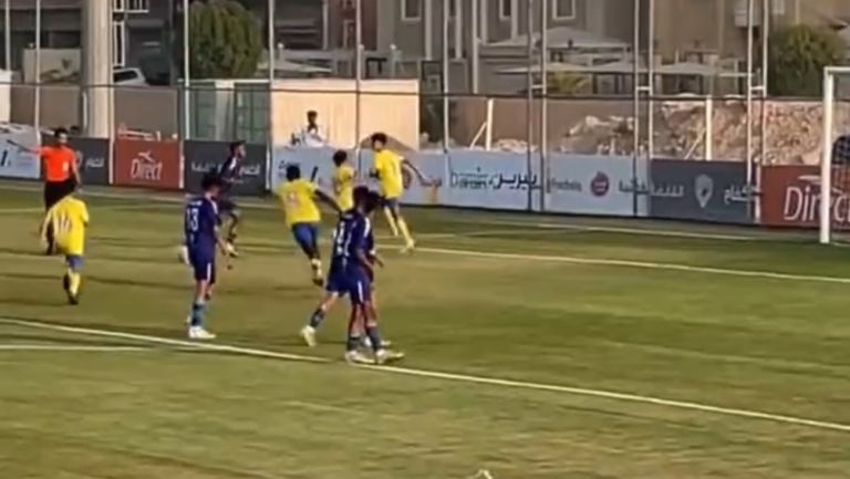 La celebración del menor con el Al-Nassr Sub 13