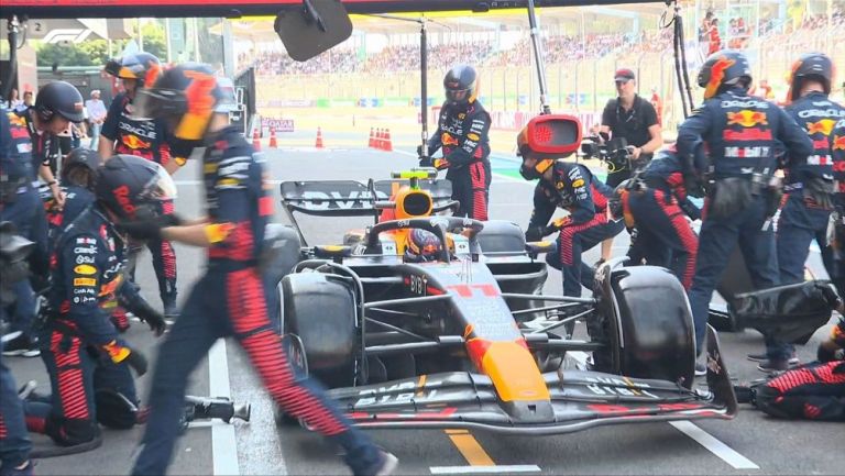 Checo acudió a los pits 