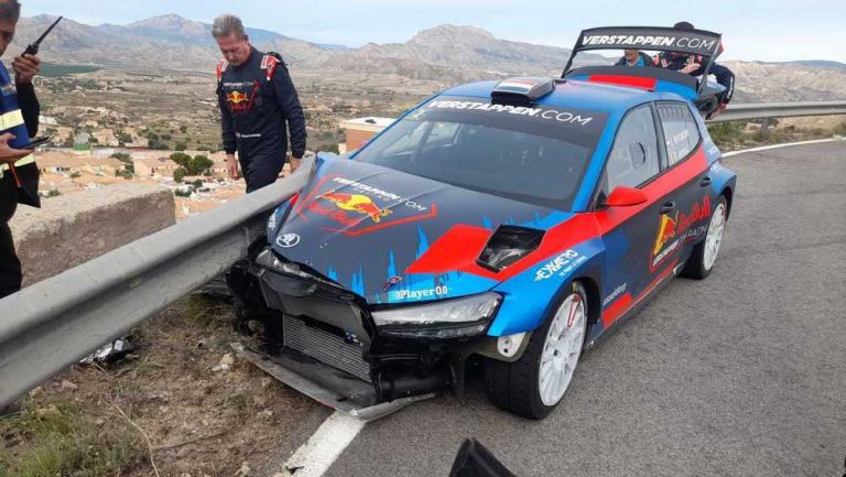 Jos Verstappen, papá de Max Verstappen, chocó en Rally de España