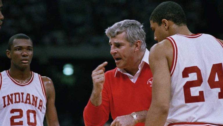 Bob Knight, histórico entrenador estadounidense de basquetbol, fallece a los 83 años