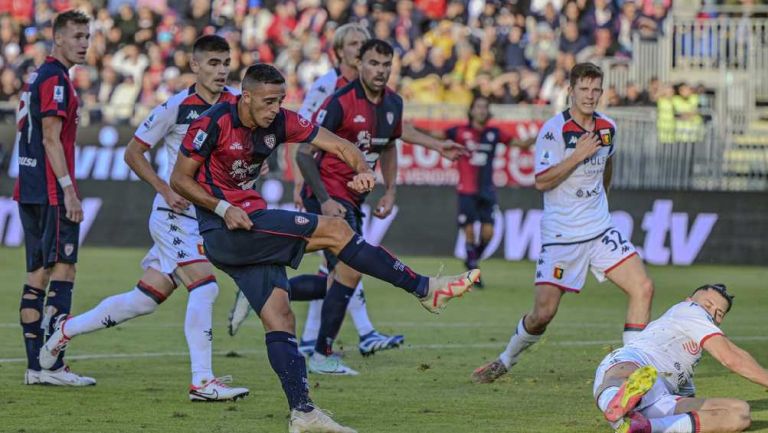 Johan Vásquez jugó todo el partido en la derrota del Genoa cae ante Cagliari