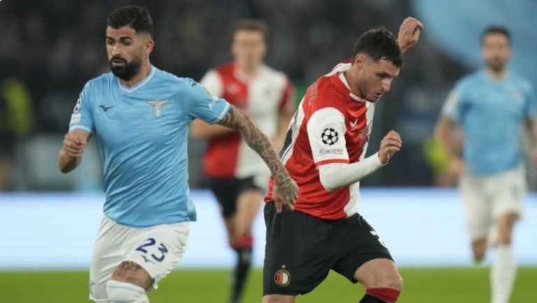 Santiago Giménez manda mensaje tras la derrota en Champions League 