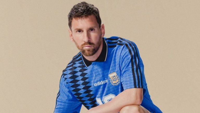 Messi presentó el jersey retro inspirado en 1994