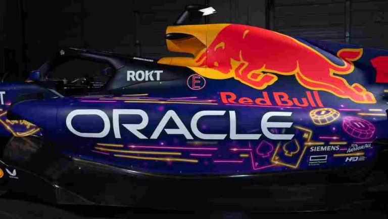 ¡Espectacular! Red Bull develó el diseño del RB19 para el GP de Las Vegas en un centro nocturno