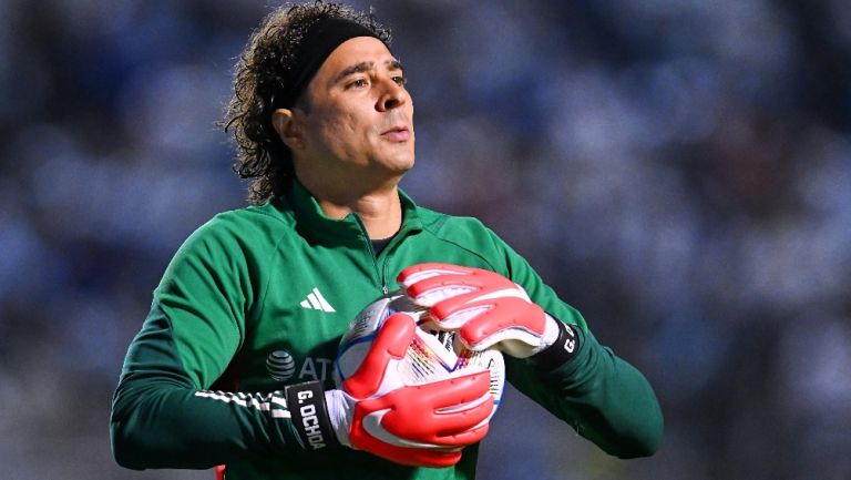 Memo Ochoa salió lesionado ante Honduras