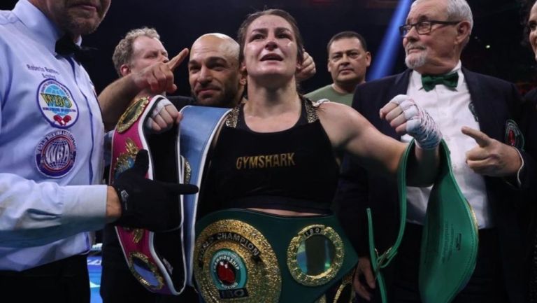 Katie Taylor consuma su revancha ante Chantelle Cameron y es la nueva reina de peso superligero