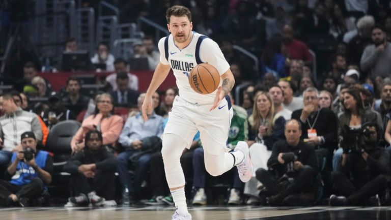 ¡Preocupación en Dallas! Luka Doncic se someterá a rayos X por una posible fractura de mano