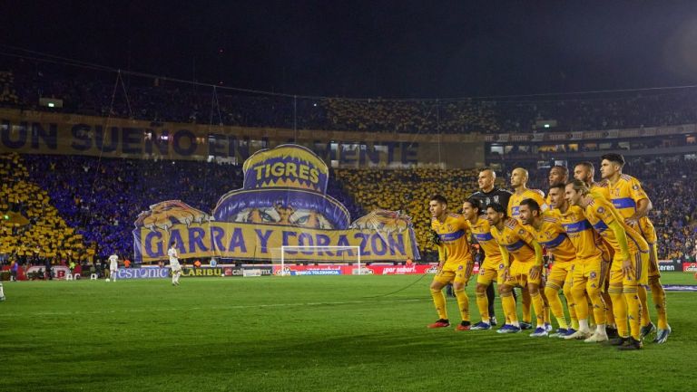 El equipo y la afición universitaria 