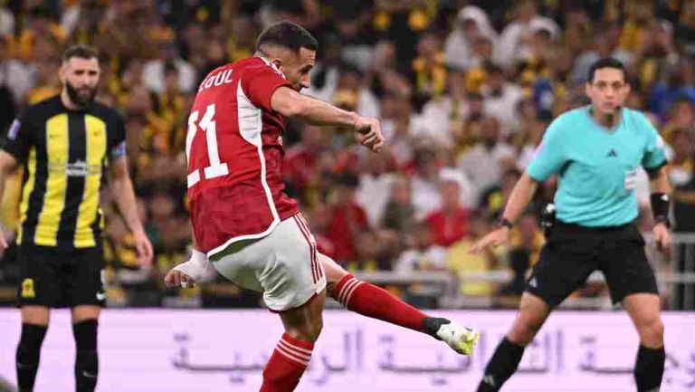 Al Ittihad de Benzema y Gallardo cayó 3-0 ante Al Ahly