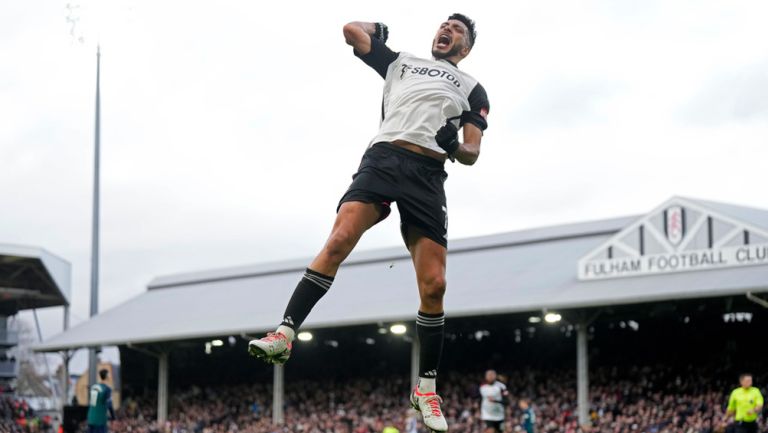 Premier League: Raúl Jiménez marcó gol ante el Arsenal