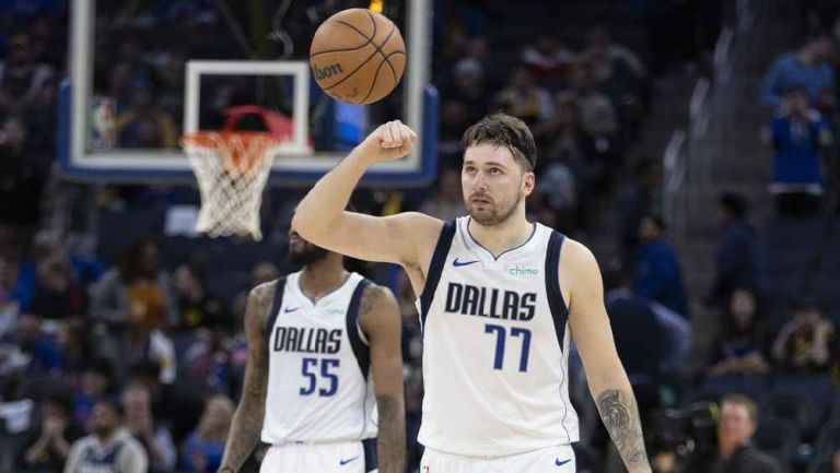 Doncic comanda triunfo de los Mavs 132-122 sobre los Warriors y regresan a la senda del triunfo