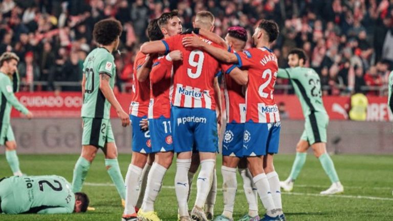 Girona vence al Atleti y se mantiene en la cima de LaLiga junto con el Real Madrid