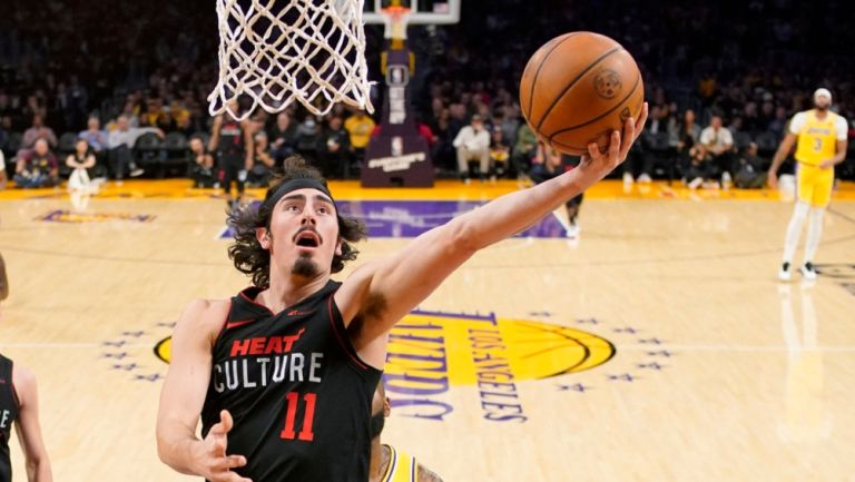 El mexicano en partido de NBA 