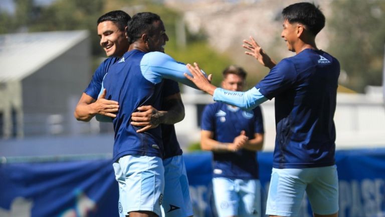 Cruz Azul vence a Gallos Blancos en partido de preparación