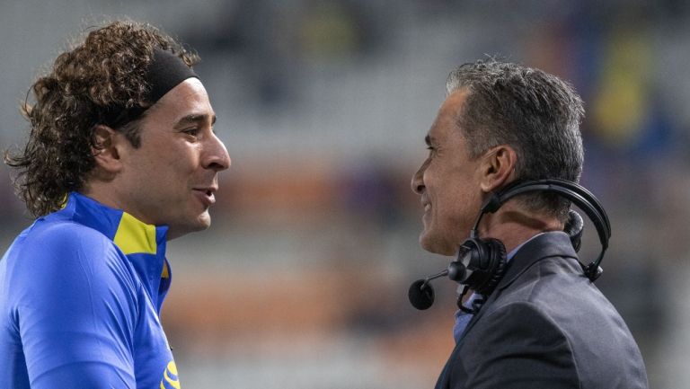 Ochoa y Ríos charlando 